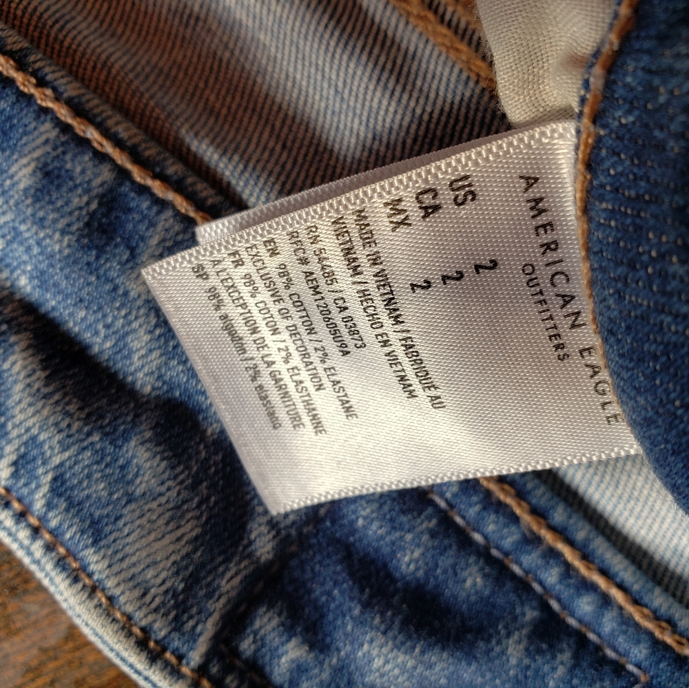AE US2 distressed light denim mini skirt - Picture 6 of 6